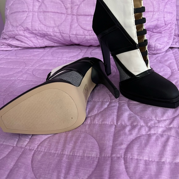 Madani Black&White Heels - Picture 2 of 5